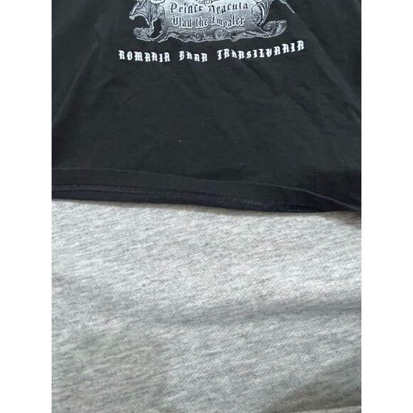 Prince Dracula T-Shirt Men's Size Large Graphic Print Pullover Short Sleeve Blac - Picture 6 of 9